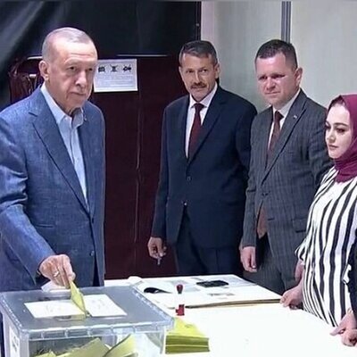 اردوغان رأی خود را در صندوق آرا انداخت