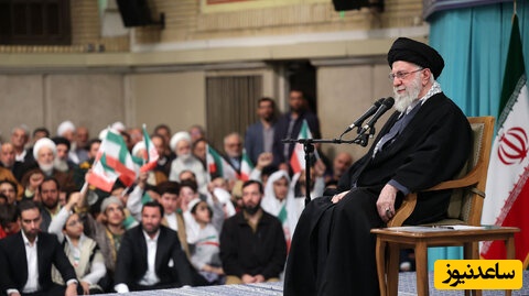 تصاویری از غبارروبی مرقد مطهر حضرت رضا(ع) توسط رهبر شهید انقلاب حضرت ایت‌الله خامنه‌ای/ حرم امام رضا   تا ابد دلتنگ نگاه مهربان رهبر شهیدمان خواهد ماند