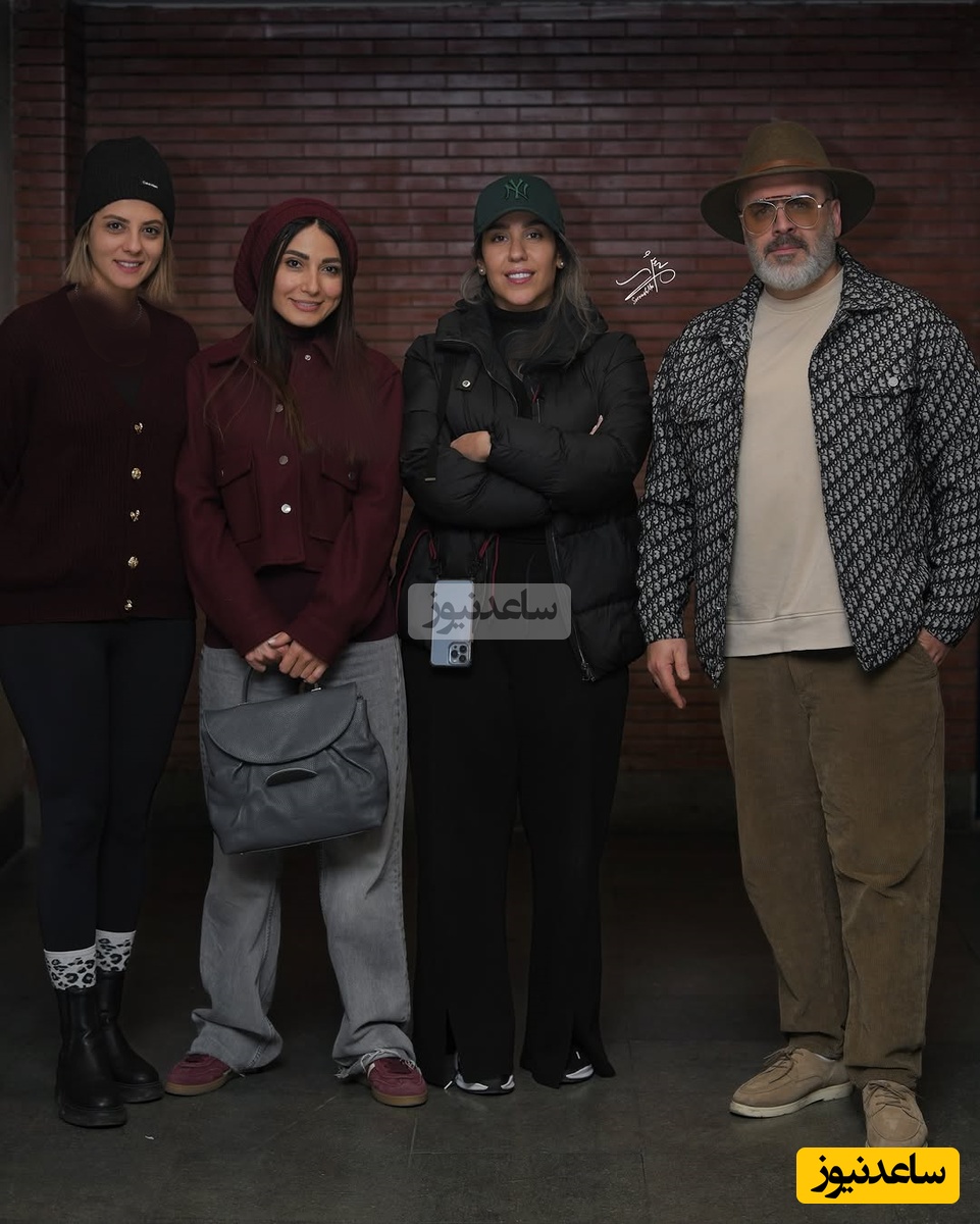 نگاهی به تیپ و استایل بازیگران ایرانی در پشت صحنه نمایش «باران اسیدی»/ مونا کرمی، سمیرا حسن پور، محسن کیایی، بهرنگ علوی، مهسا طهماسبی، سپند امیرسلیمانی، فاطیما بهارمست و...