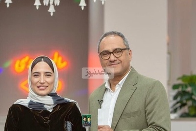 خانه رامبد جوان از زاویه‌ای متفاوت؛ مبلمان نوستالژیک، آشپزخانه‌ای بزرگ و کتابخانه‌ای که چشم را خیره می‌کند + ویدیو