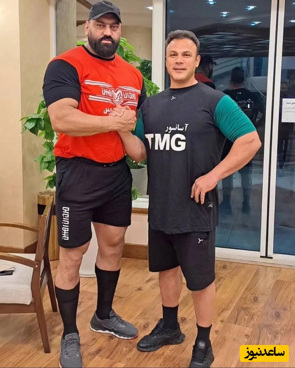 (فیلم) دردسرهای رضا قیطاسی، قویترین مرد ایران هنگام سوار شدن به تاکسی با 2 متر قد و 168 کیلو وزن!