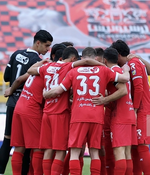 مجری تلویزیون: بازیکنان پرسپولیس در تمرین هم تیمی خود را مصدوم می کنند و او را تهدید می کنند که سال دیگر در پرسپولیس نیستی اگر تکذیب کنند من هم....