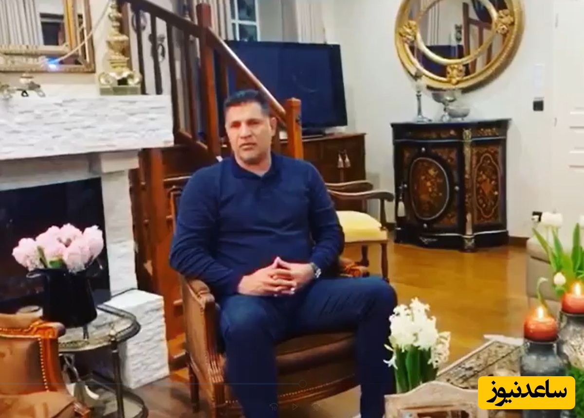 نگاهی به چیدمان شاهانه و باشکوه چشم‌نواز خونه دوبلکس علی دایی: از اتاق کاپ‌های افتخارات و پیانو تا آینه های برنزی و گل‌‎های غول آسا/ خونه نگو کاخ بگو