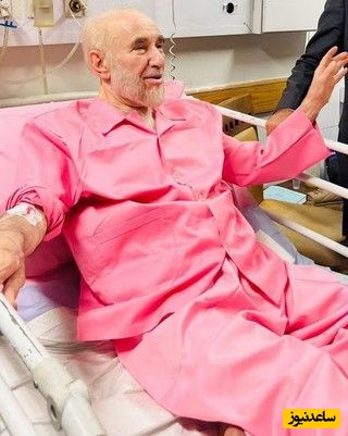 وقتی خاتمی سرم به دست و روی تخت بیمارستان در حال اثبات مهمان‌نوازی یزدی‌هاست؛ تعارف باقلوا یزدی به عیادت‌کنندگان+ویدیو