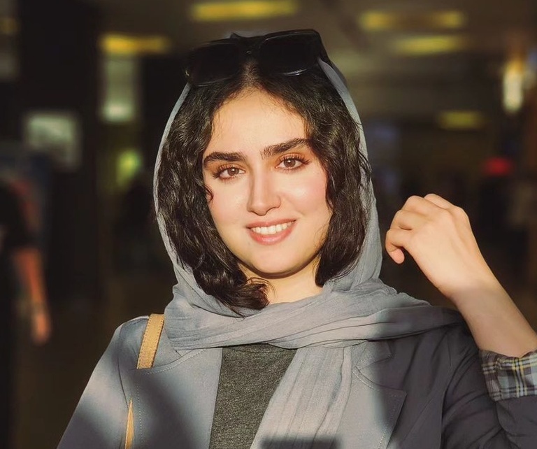 از لحظات شیرین پدردختر هانیه غلامی و پدرش/ ببینید چه عشقی بینشونه😍😍😍😍