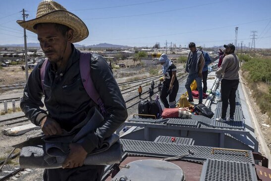 صدها نفر از پناهجویان با قطار عازم مرز ایالات متحده آمریکا و مکزیک هستند./ گتی ایمجز