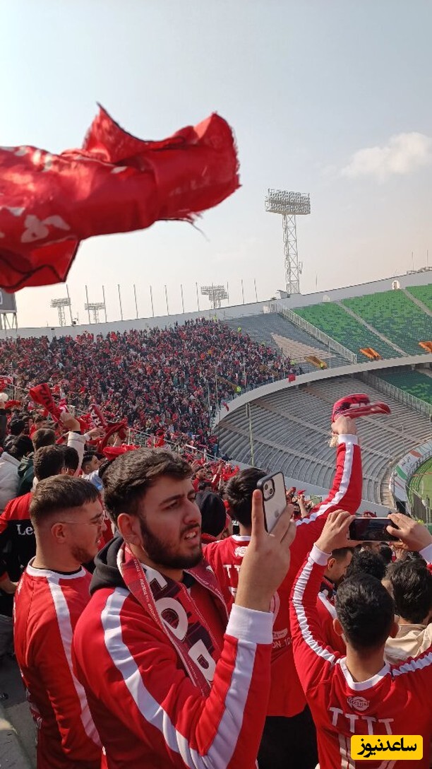 غوغای هواداران پرشور تراکتور قبل شروع بازی مقابل پرسپولیس/ خط و نشان کشیدن تبریزی ها در قلب تهران+فیلم