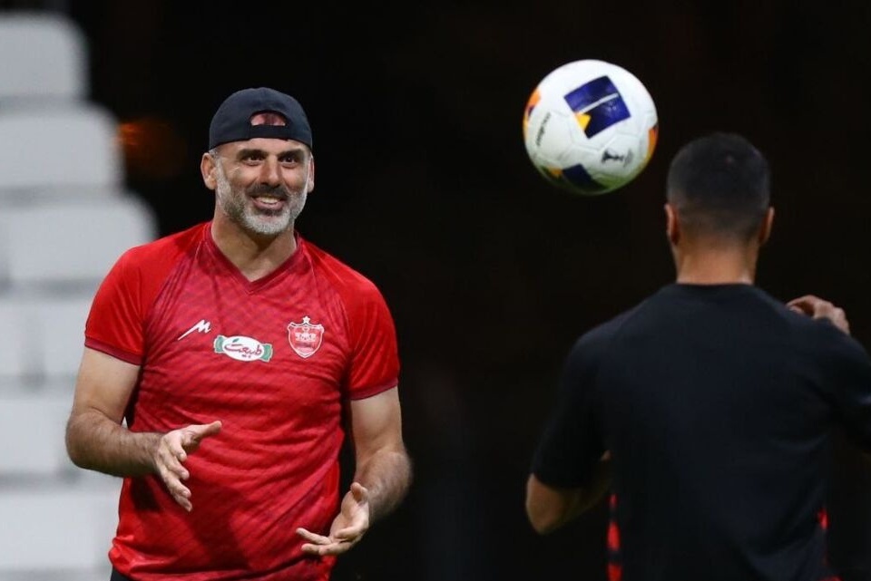 سیدجلال حسینی: با همسرم زندگی می‌کنم و نیازی به نهار و شام پرسپولیس ندارم!