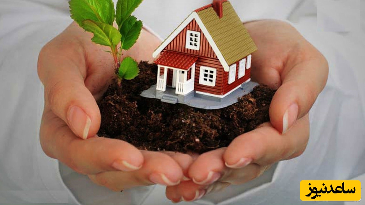 ماکت خانه در دست