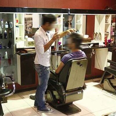 پلمپ آرایشگاه مردانه به دلیل رعایت نکردن حجاب! +عکس