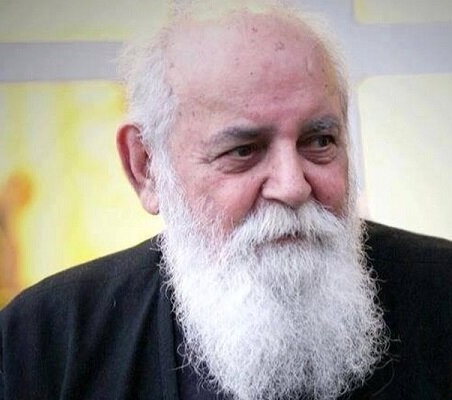 (ویدیو) دلنشین‌ترین و زیباترین شعر هوشنگ ابتهاج: آنکه از جان دوست تر می دارمش/ با زبان تلخ می آزارمش...