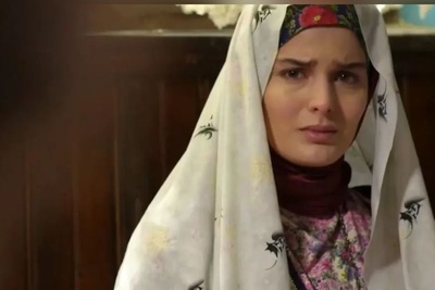 نوستالژی هنری؛ «غزاله اکرمی» بازیگر نقش سوجان در پشت صحنه سریال رحیل؛ سال 1402