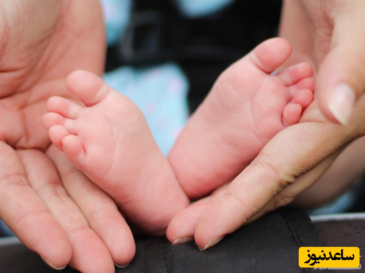 علت عرق کردن کف پای نوزاد و کودک