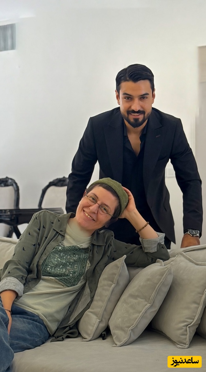 تجلی هنر ایرانی و شکوه کلاسیک؛ نگاهی به چیدمان منزل سوسن پرور که بوی اصالت می دهد/ از مبلمان چوبی منبت کاری شده روکوکو، فرش اصیل پتینه، دکوراسیون نوستالژیک با تم بومی و...