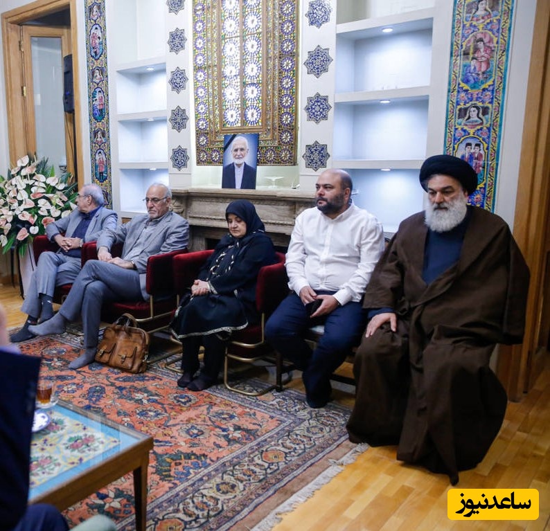 نگاهی به خانه اصیل و ایرانی برادرزاده شهید خرازی در روزی که میزبان مهمانان عمویش بود؛ تلفیق کاشی‌های اسلیمی، فرش‌های خوش‌رنگِ دستبافت و آینه‌کاری خاص روی دیدارها+عکس