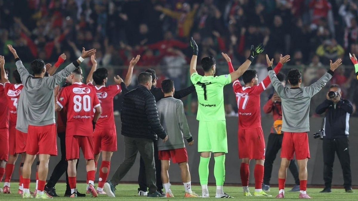 نوری، بازیکن سابق استقلال: یا رب روا مدار که پرسپولیس قعرنشین به بالای جدول برسد، به این حرف های چاله میدانی تشویق نمی‌گویند و...