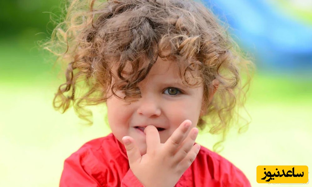 چرا کودکان ناخن می جوند؟ و عوامل موثر بر آن چیست؟