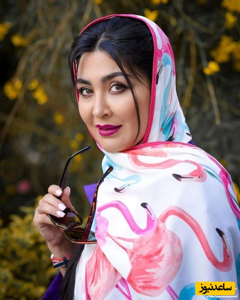 ژست عجیب مریم معصومی در کنار عکس آشپز معروف/ ظاهرا به غذاهاشون علاقه دارن!!