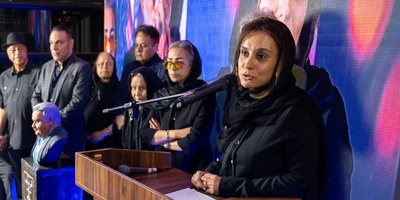 بغض سنگین المیرا عبدی وقتی از روزهای پایانی پدرش می‌گوید: بچه‌های جوکر شاهد بودند با آمبولانس رفت بیمارستان.../ هر شب که می‌خوابم می‌گویم اکبر خواهش می‌کنم فردا به من صبر بده اما...