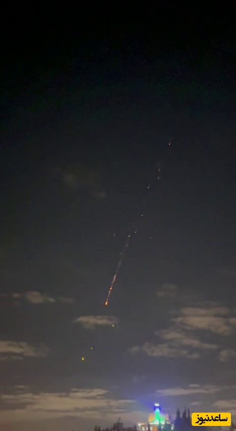 واکنش دیدنی یک فلسطینی هنگام فرود آمدن موشک‌های ایرانی؛ «لبیک یا مجتبی خامنه‌ای»