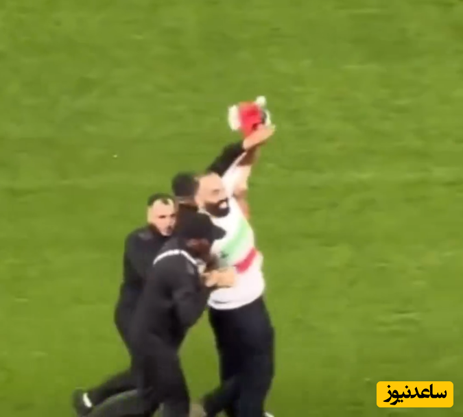 ورود جیمی‌جامپ ایرانی به زمین در جریان مسابقات جام ملت های آسیا +ویدئو