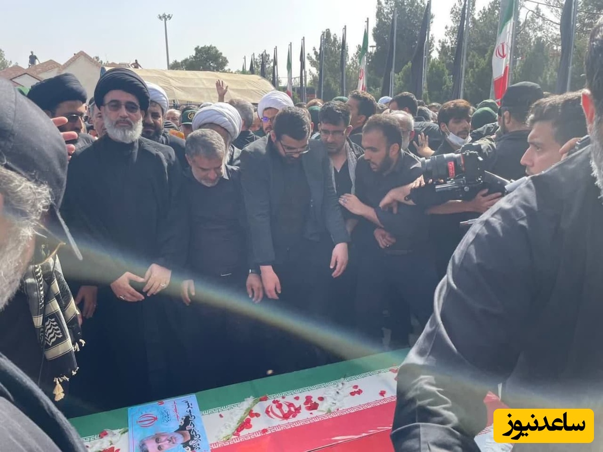 اقامه نماز بر پیکر مطهر سردار شهید حاجی‌زاده+ ویدیو