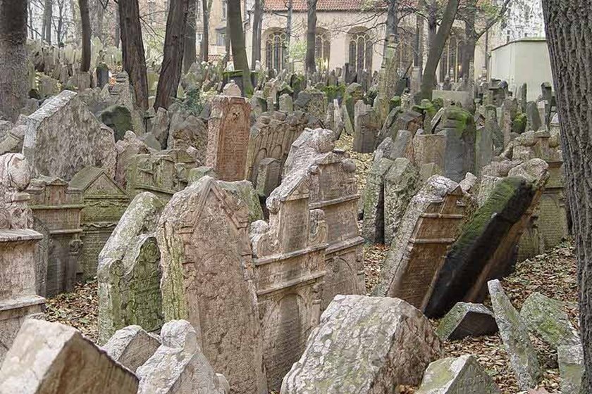 قبرستان قدیمی یهودیان پراگ و جاذبه های آن!