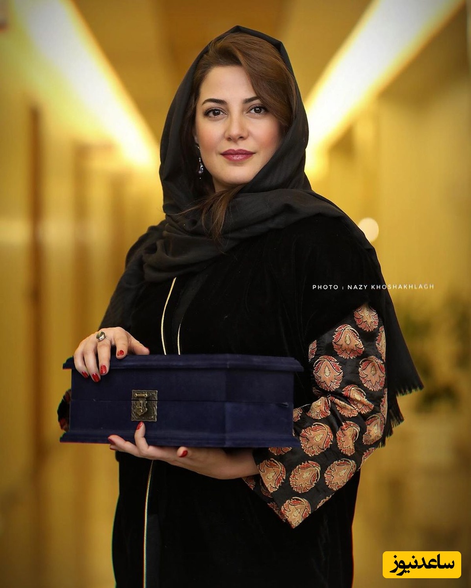 ژست خفن و جنجالی طناز طباطبایی موقع سیگار کشیدن! همچین ژست گرفته انگار چندین سال سیگار دستش بوده!