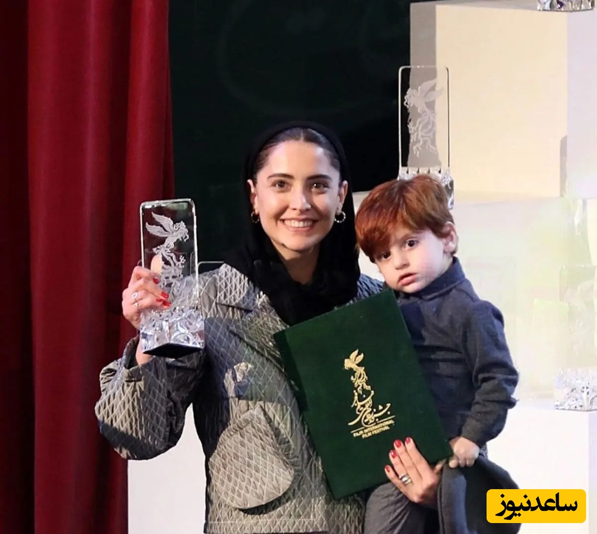 (عکس) استایل سنگین و رنگین و خانومانه شبنم قربانی در اکران فیلم ناتور دشت / اوت فیت کلاسیک برای یک مراسم رسمی