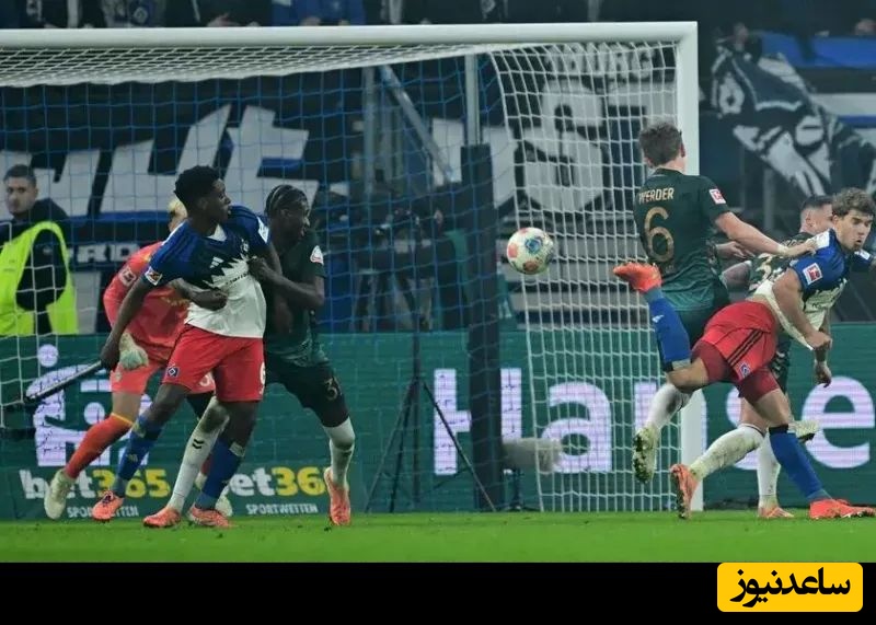 غوغای گُل عقربیِ فوق العاده زیبا و بی‌نظیر ابرستاره 18 ساله فوتبال اروپا در لیگ آلمان/ همه مات و مبهوت خیره به دروازه👌+فیلم