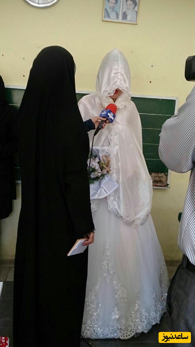 حضور معلم همدانی با لباس عروس در کلاس درس + تصاویر