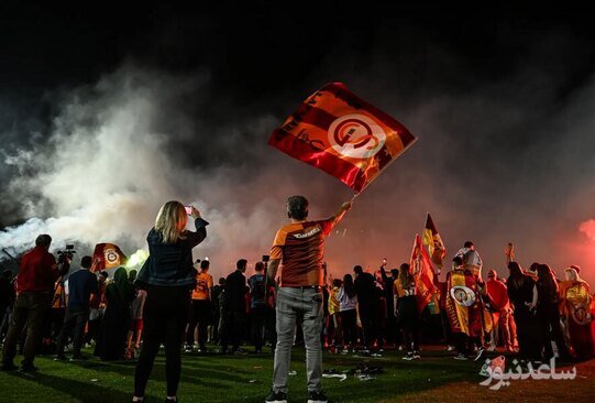 هواداران تیم فوتبال گالاتاسرای ترکیه قهرمانی خود در لیگ این کشور جشن می گیرند./ استانبول/ خبرگزاری آناتولی