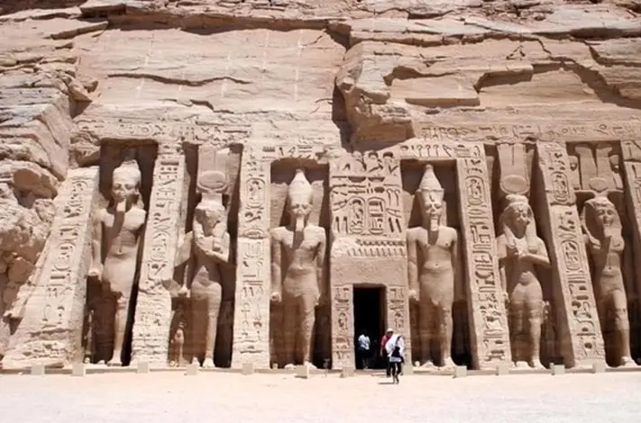 ورودی معبد کوچک، ابو سمبل