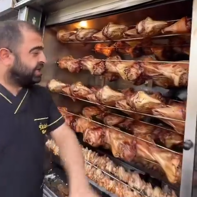 ابتکار یک آشپز در ترکیه؛ کله پاچه بریان! +فیلم