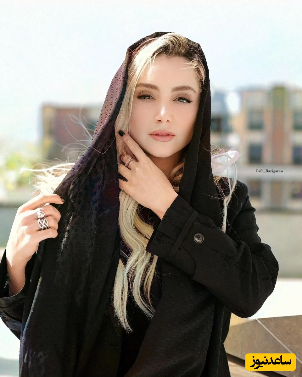 نازنین بیاتی در غروب آفتاب زیبا در کنار دریا با شعری از هوشنگ ابتهاج