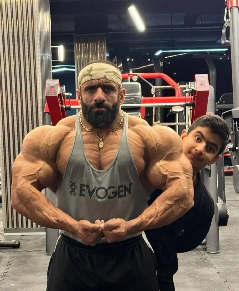 پشت‌صحنه تمرین هادی چوپان که هیچ‌کس تا حالا ندیده، لو رفت، خدا قوت پهلوون! + ویدیو