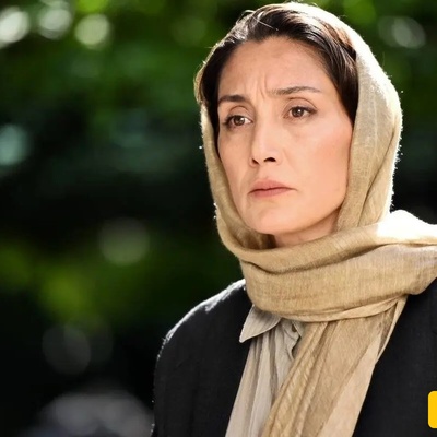 هدیه تهرانی زیبایی را در سادگی معنا کرد... رونمایی از گلخانه شخصی هدیه تهرانی؛ بهشت شمعدانی‌های رنگی خانم بازیگر همه را شگفت‌زده کرد!
