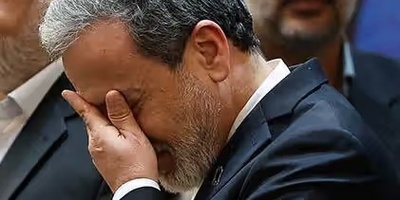ببینید| پایان یک سال رنج سرطان؛ اشک‌های ناراحت‌کننده عراقچی پس از گذاشتن خواهرش در قبر؛ خواهری که حکم مادر داشت...