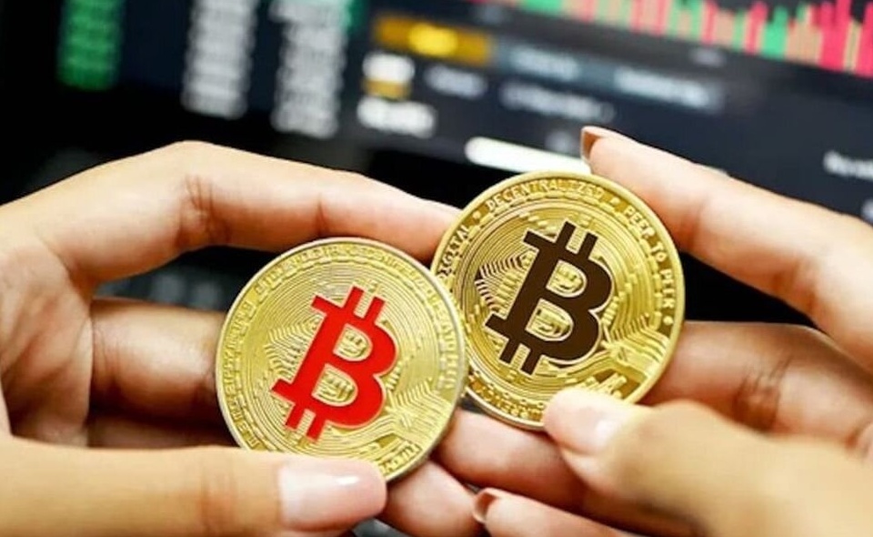 لیست کامل ارزهای دیجیتال امروز 8 آبان 1404/ بیت‌کوین در مسیر کاهش/ افت ارزش همچنان ادامه دارد!