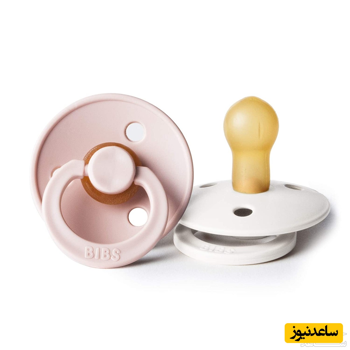 پستانک دادن به نوزاد