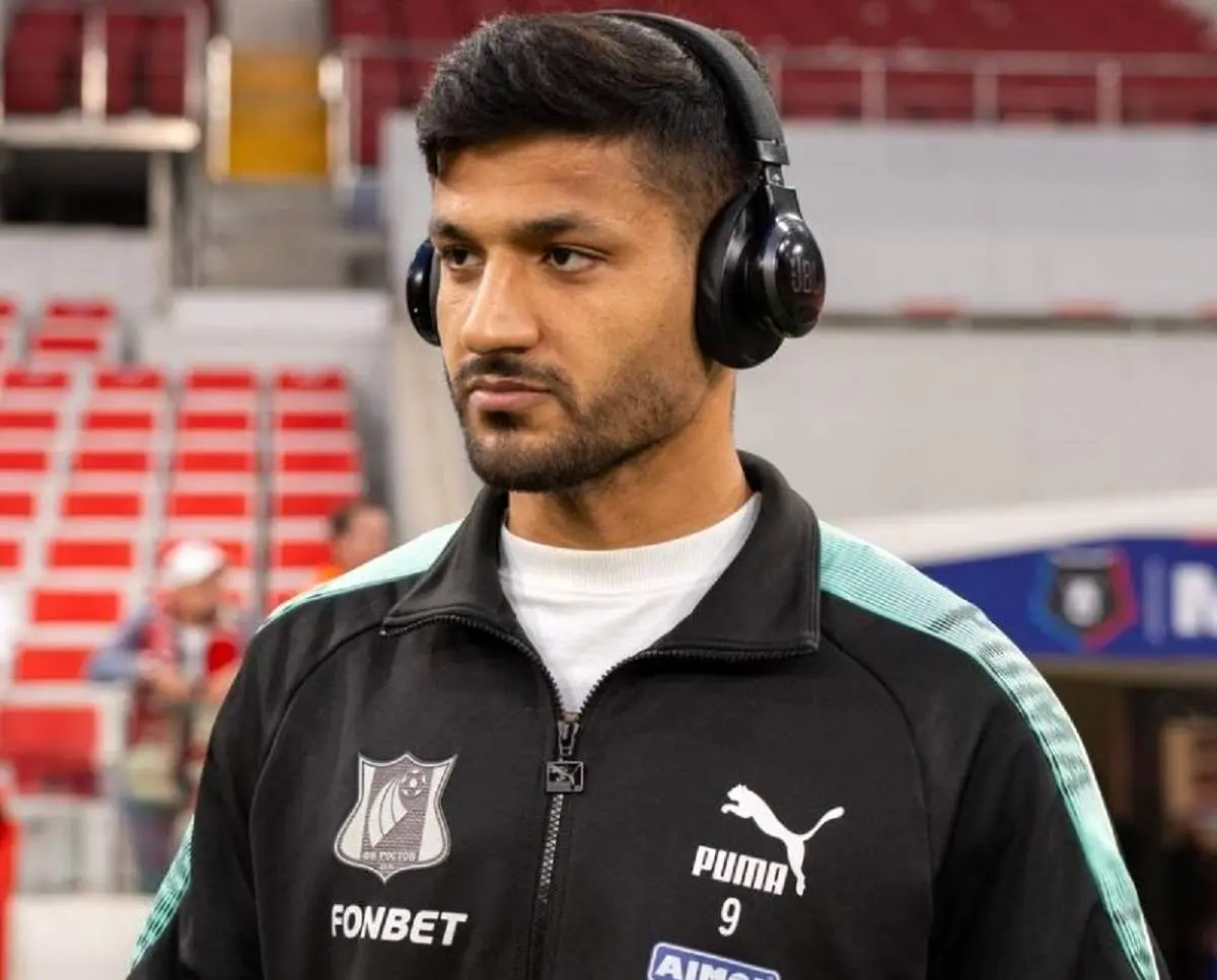 مهارت بالای محمد محبی، ستاره بوشهری تیم ملی برای روسی صحبت کردن/ پرچم ایرانی ها همه جا بالاست👌+فیلم