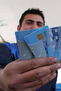 ببینید| پشت پرده صف‌های طولانی پمپ‌بنزین‌ها؛ ماجرای عجیب تمام شدن کارت‌های سوخت آزاد در جایگاه‌ها چیست؟