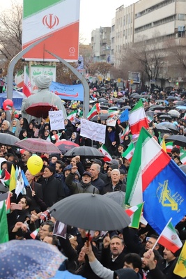 حماسه آفرینی بی‌نظیر آذربایجانی های غیور در 22 بهمن 1404 در تبریز!/ از حضور سردار بزرگی در میان مردم تا غیوران وطن دوست برای حمایت از رهبر دل ها