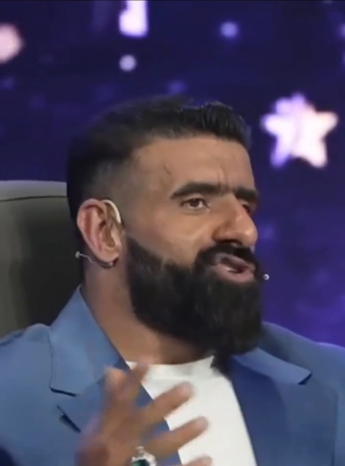 هادی چوپان، قهرمان بین المللی: فقیر بودنم را مسخره می کردند، با خاک گیوه م پاسخشان را دادم!