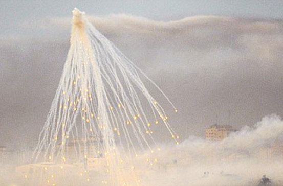 (فیلم)بمباران جنوب لبنان با بمب های فسفر سفید توسط صهیونیست‌ها