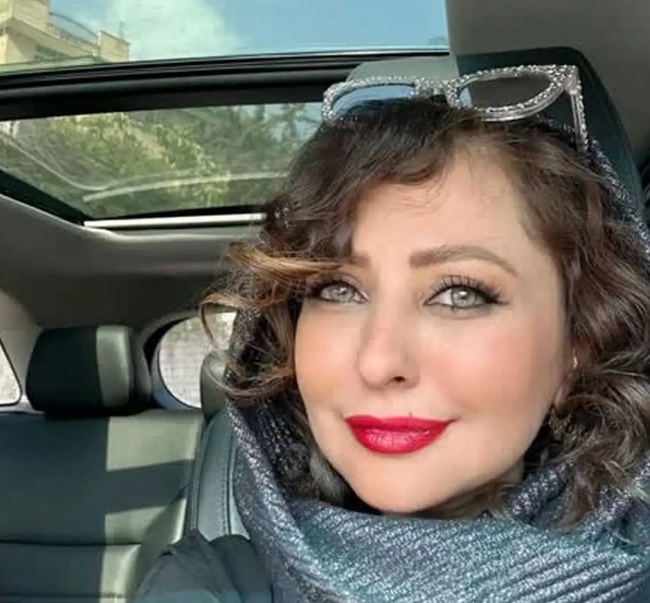 تضاد جذاب چهره جوان نفیسه روشن با تار موهای سفیدش/ ببینید موهای سفید چطور جذابیتشو بیشتر کرده؟!