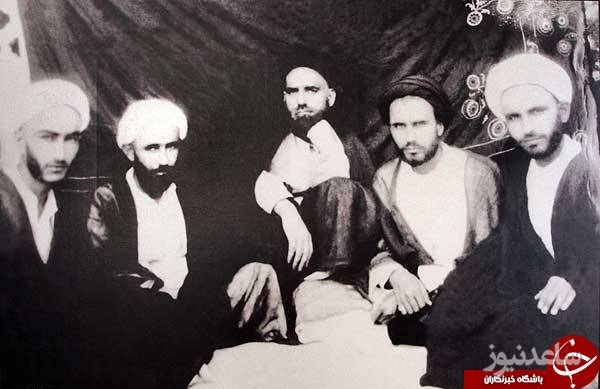 امام خمینی(ره) در دوران نوجوانی نفر دوم سمت راست