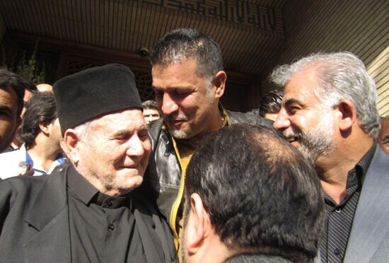 تصویری از اعلامیه مداح مشهور اردبیلی با حضور علی دایی در قاب/ روحش شاد و یادش گرامی+عکس