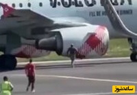 ببینید | لحظه مرگ فاجعه‌بار یک مرد روی باند فرودگاه؛ کارمند فرودگاه بر سر خود کوبید