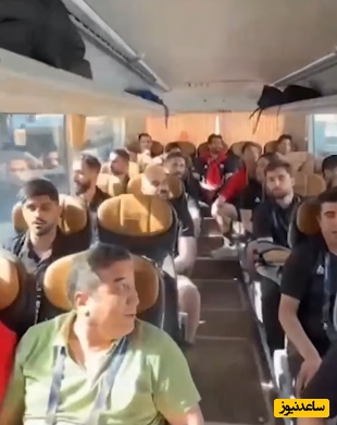 همخوانی مداحی «میدان با تو خیابان با ما» توسط بازیکنان تراکتور / دم همتون گرم با غیرتا